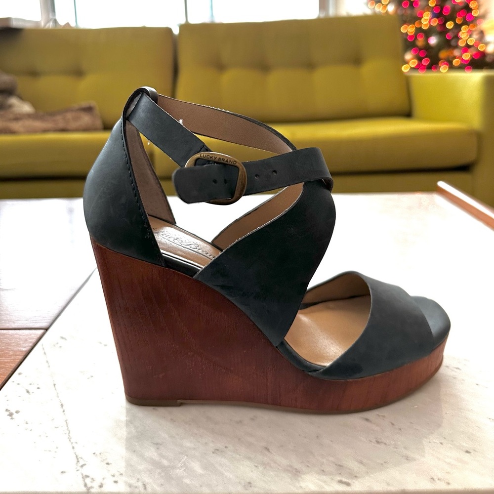 Lucky Brand platform sandals